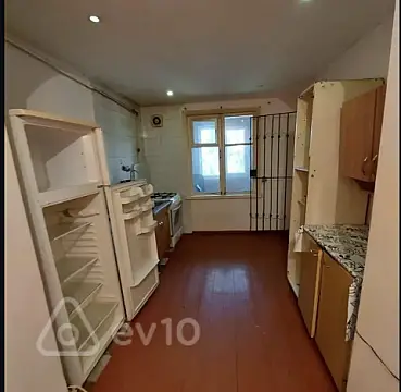 Kirayə verilir 2 otaqlı köhnə tikili 45 m²