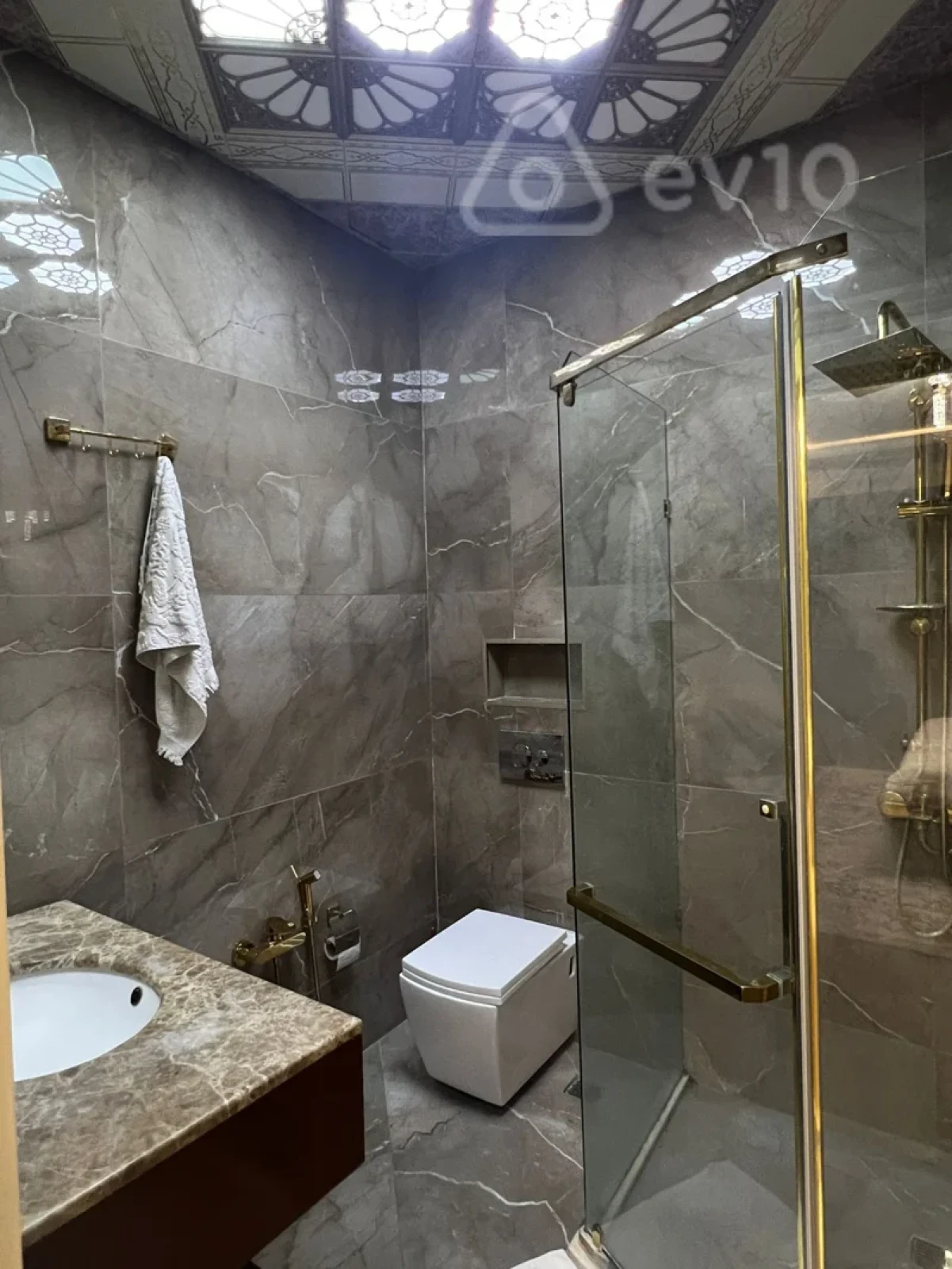 Kirayə verilir 4 otaqlı yeni tikili 181 m²