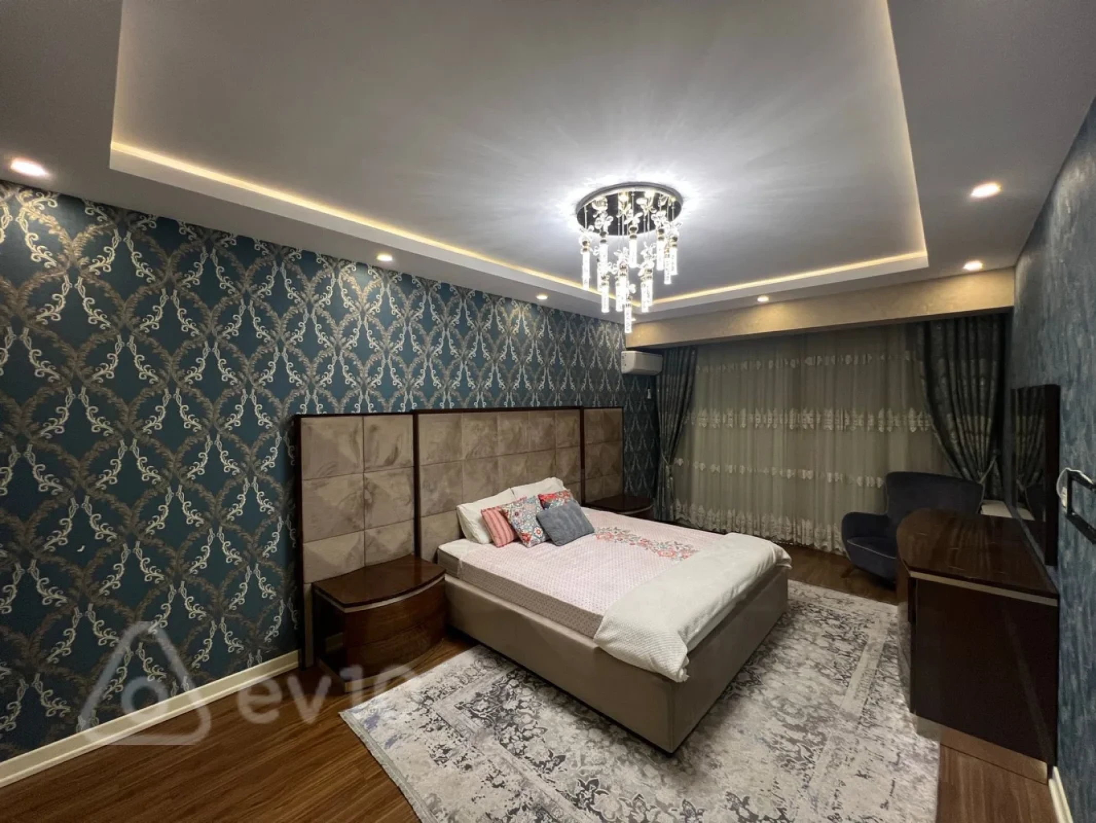 Kirayə verilir 4 otaqlı yeni tikili 181 m²