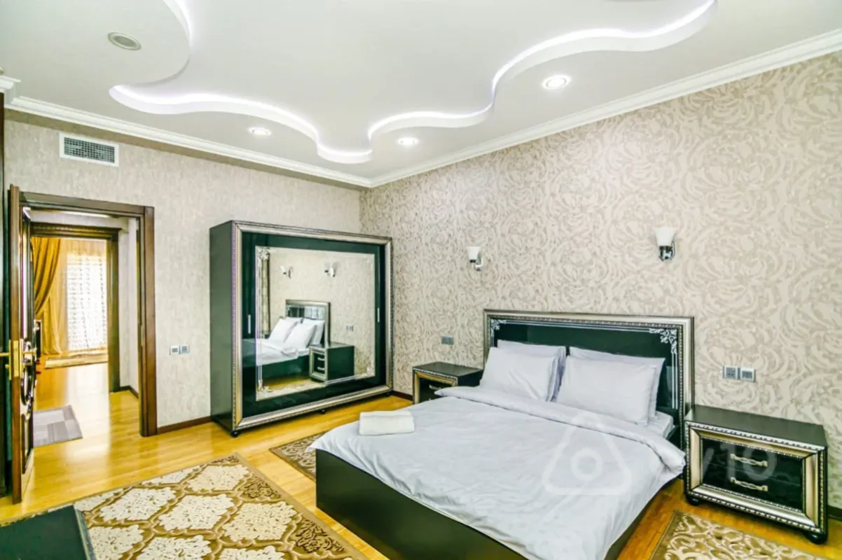 Kirayə verilir 3 otaqlı yeni tikili 165 m²