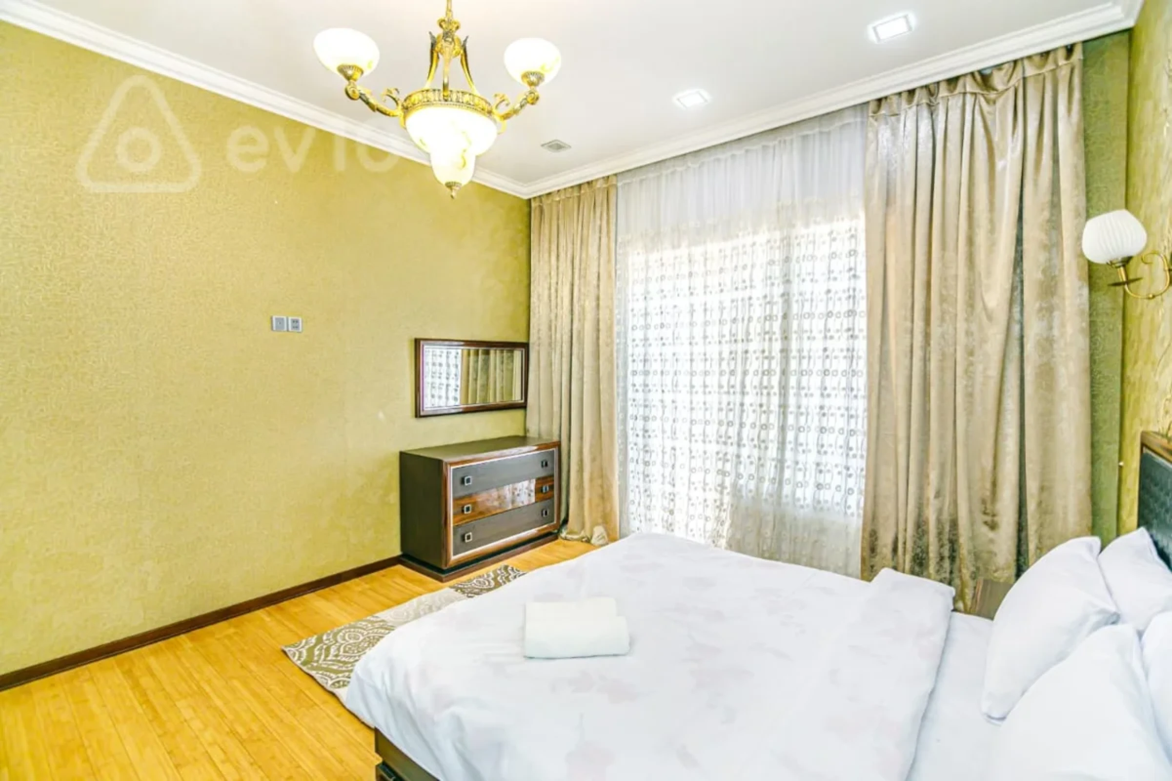 Kirayə verilir 3 otaqlı yeni tikili 165 m²