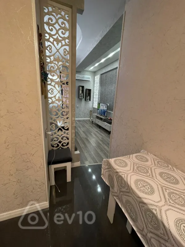 Kirayə verilir 3 otaqlı yeni tikili 90 m²