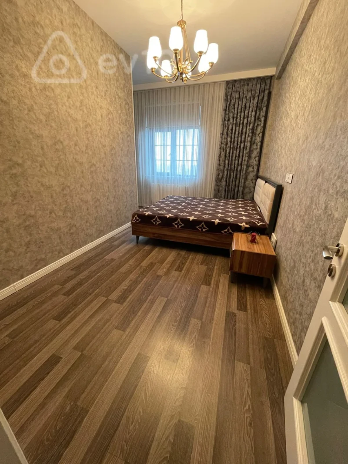 Kirayə verilir 3 otaqlı yeni tikili 90 m²