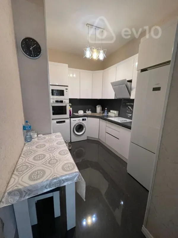 Kirayə verilir 3 otaqlı yeni tikili 90 m²