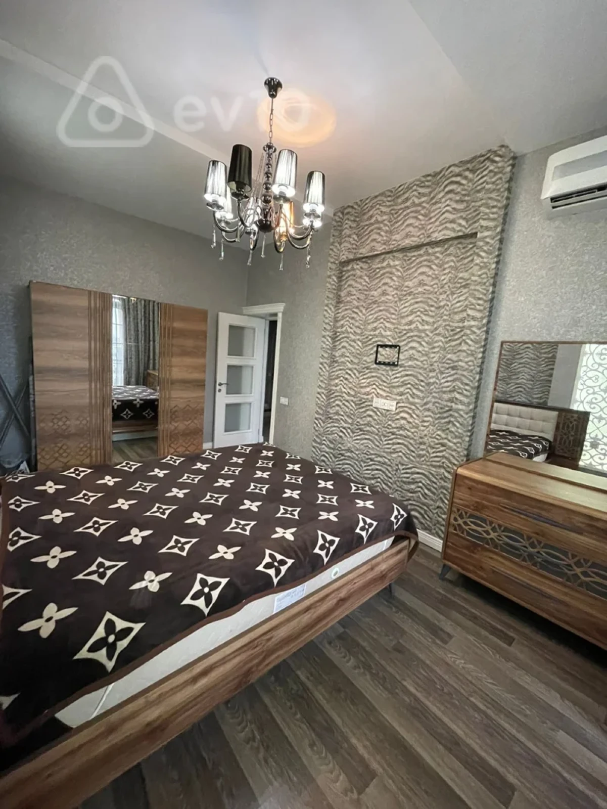Kirayə verilir 3 otaqlı yeni tikili 90 m²