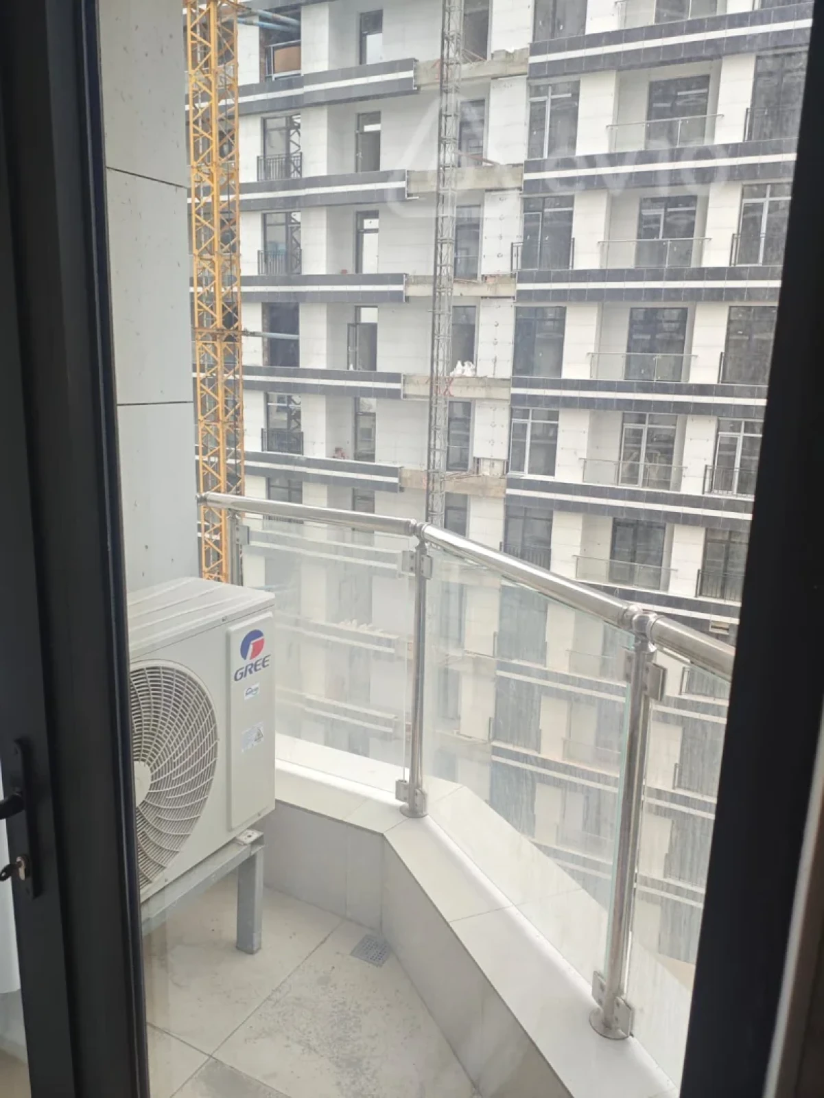 Kirayə verilir 3 otaqlı yeni tikili 70 m²