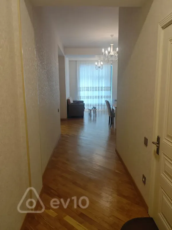 Kirayə verilir 3 otaqlı yeni tikili 70 m²