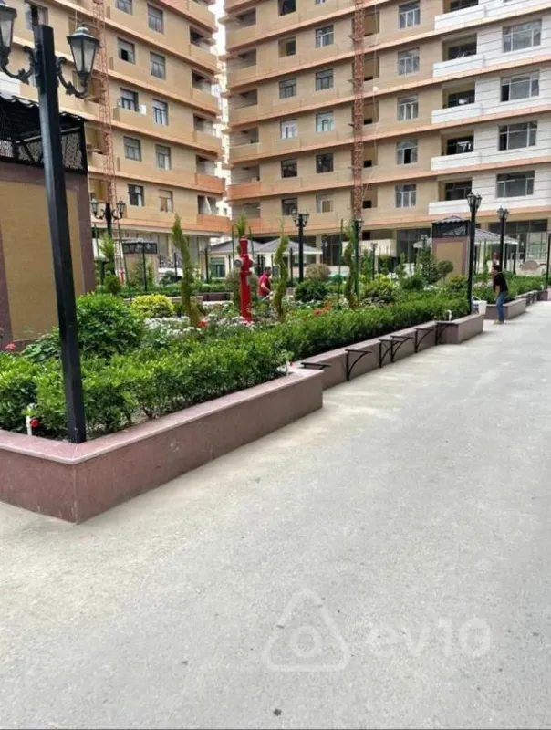 Kirayə verilir 2 otaqlı yeni tikili 70 m²