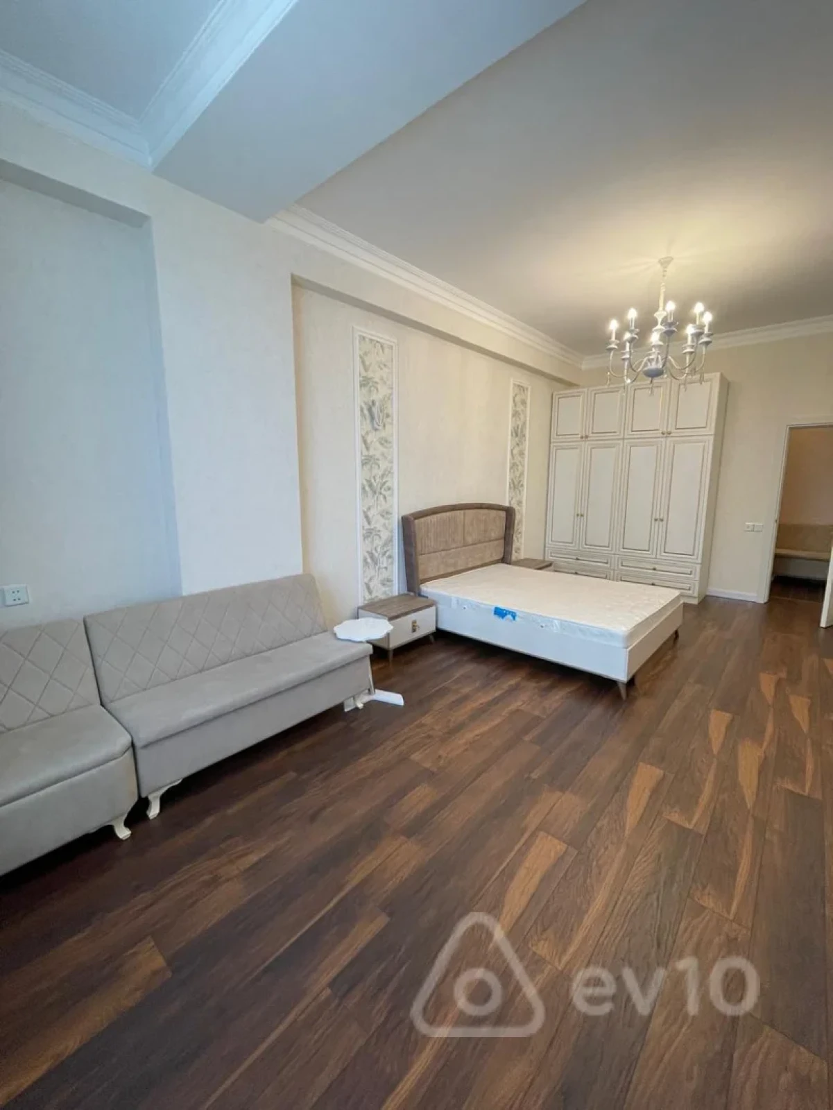 Kirayə verilir 2 otaqlı yeni tikili 70 m²
