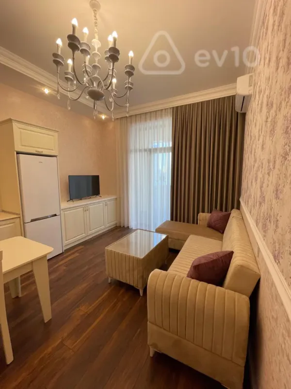 Kirayə verilir 2 otaqlı yeni tikili 70 m²