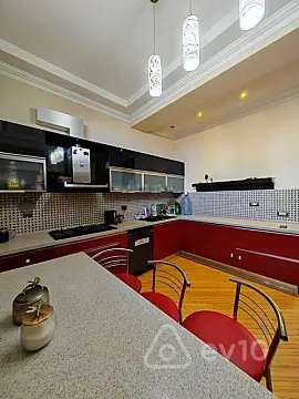 Kirayə verilir 2 otaqlı yeni tikili 150 m²