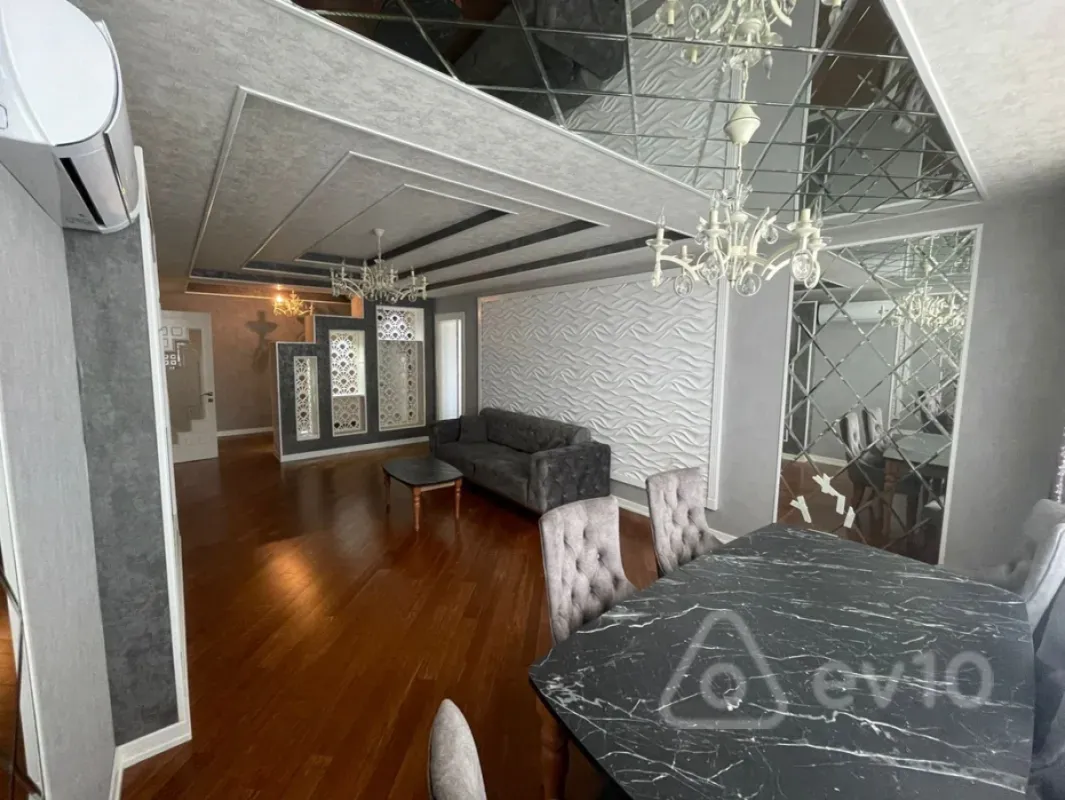 Kirayə verilir 2 otaqlı yeni tikili 98 m²