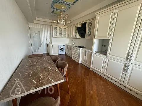 Kirayə verilir 2 otaqlı yeni tikili 98 m²