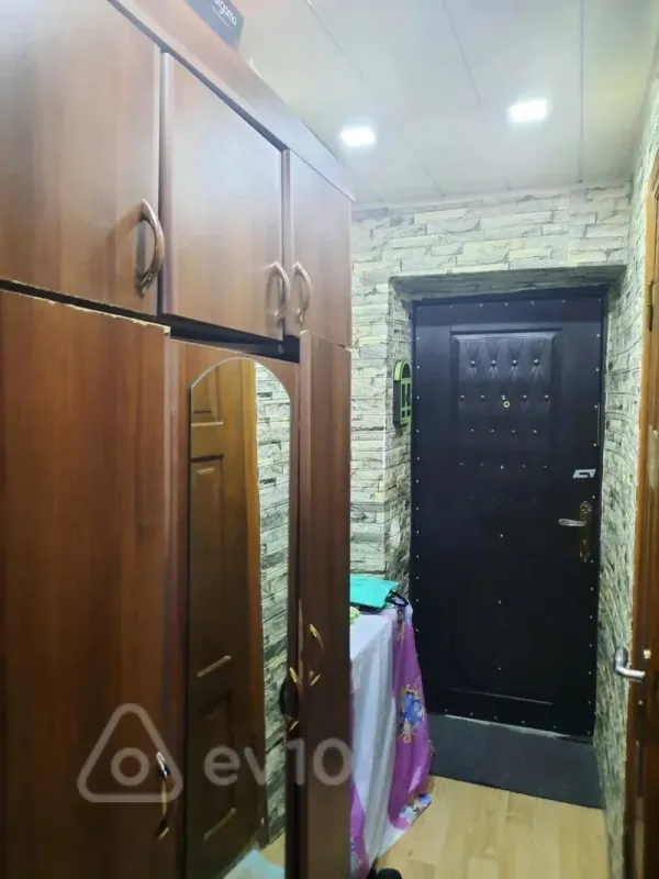 Satılır 2 otaqlı köhnə tikili 30 m²
