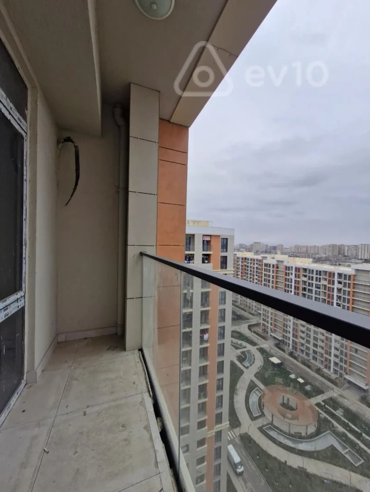 Satılır 3 otaqlı yeni tikili 96.3 m²