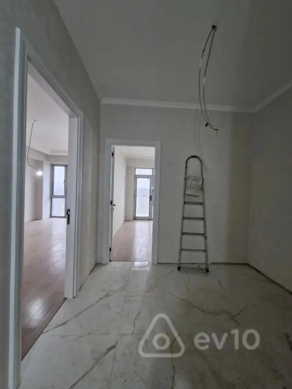 Satılır 3 otaqlı yeni tikili 96.3 m²