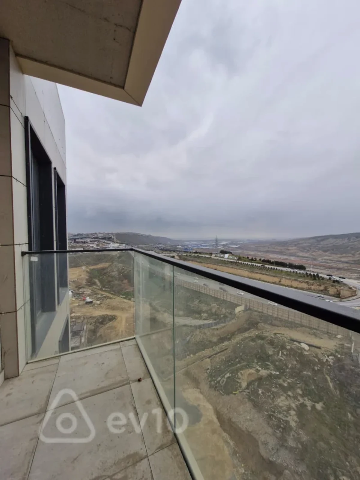 Satılır 3 otaqlı yeni tikili 96.3 m²