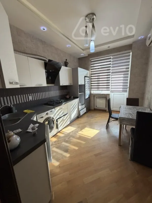 Kirayə verilir 4 otaqlı yeni tikili 134 m²