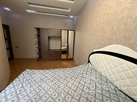 Kirayə verilir 4 otaqlı yeni tikili 134 m²