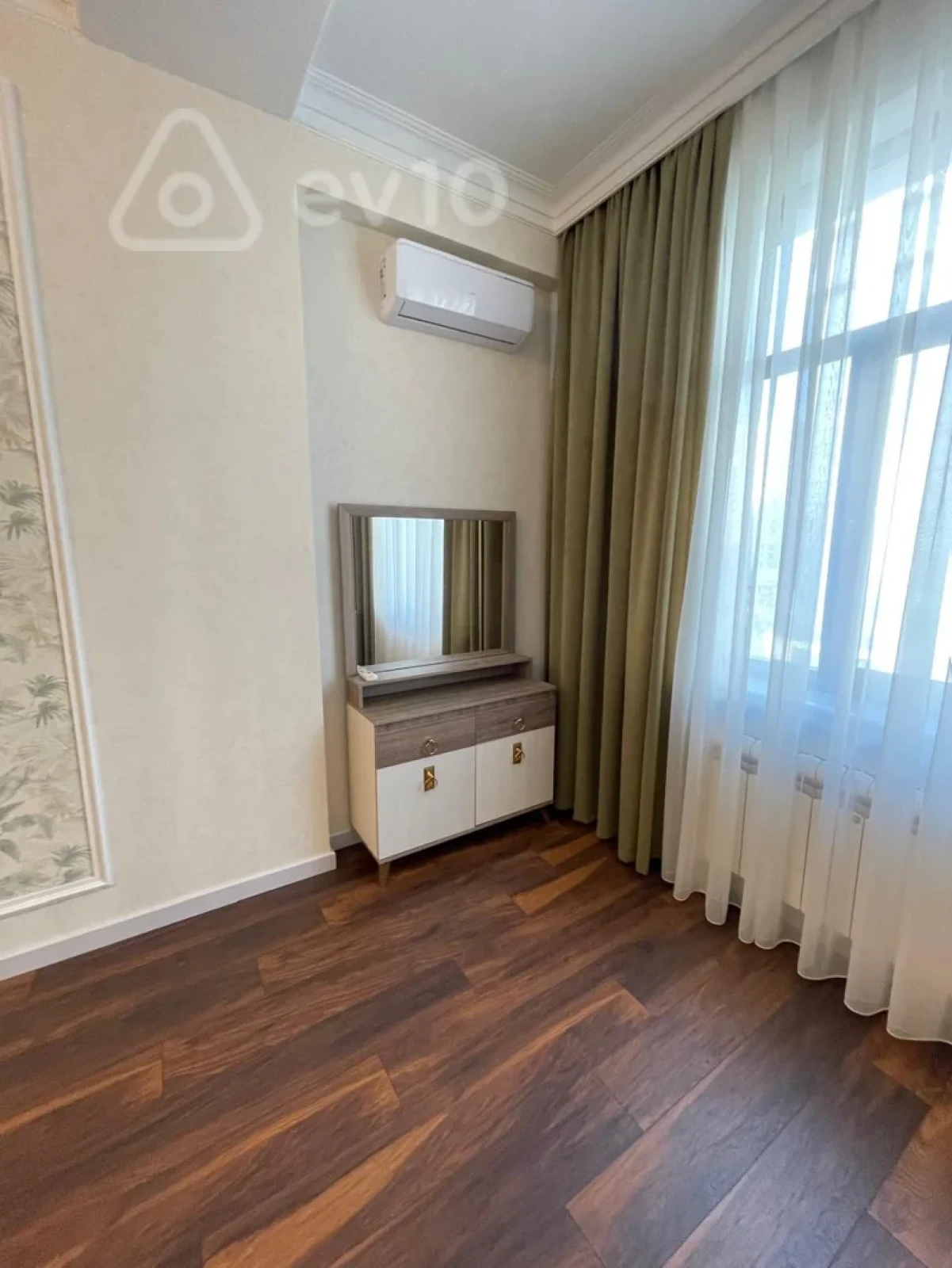 Kirayə verilir 2 otaqlı yeni tikili 80 m²