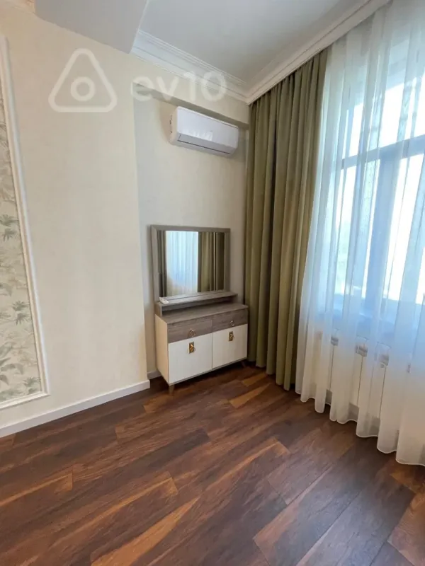Kirayə verilir 2 otaqlı yeni tikili 80 m²
