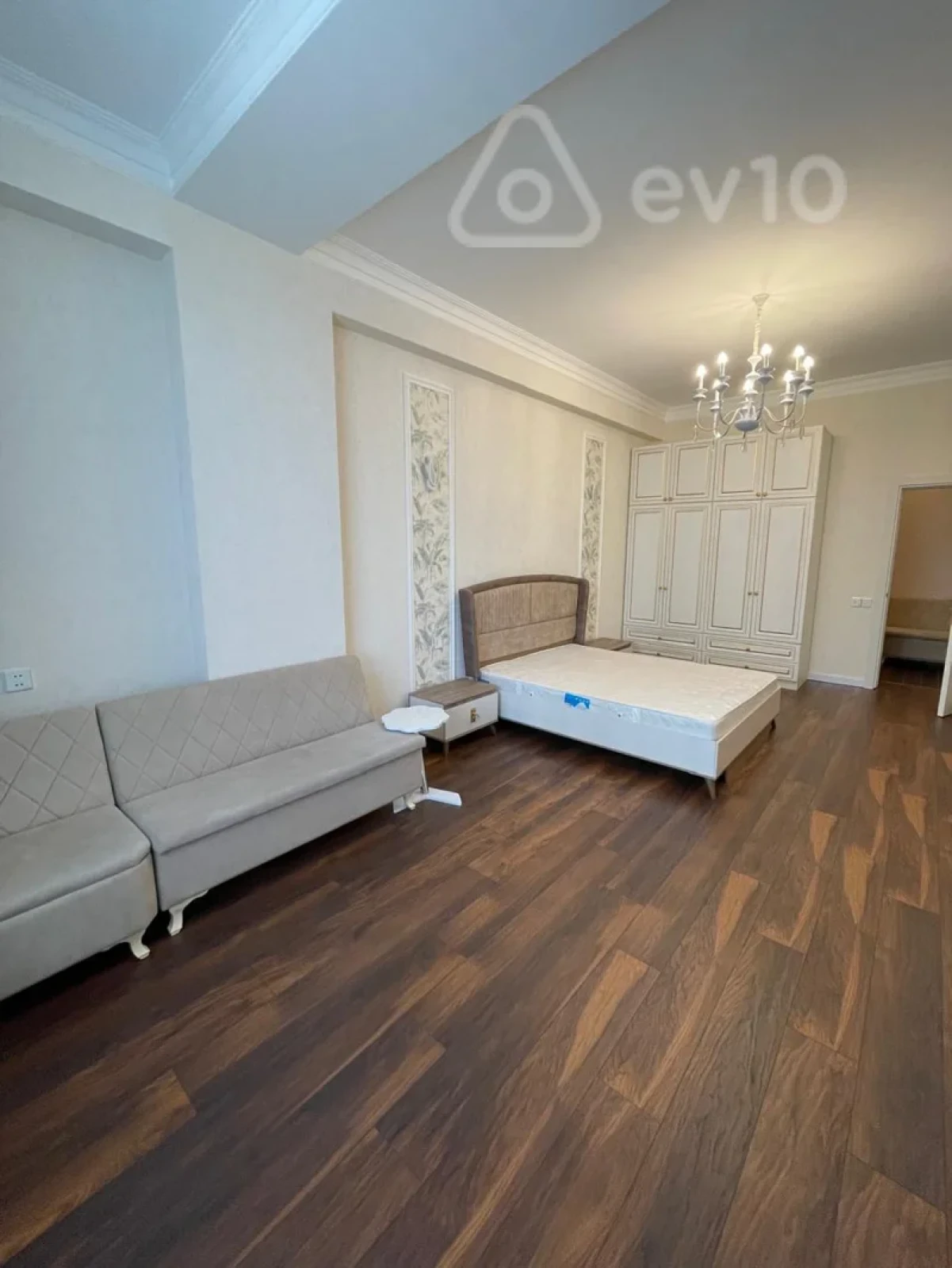 Kirayə verilir 2 otaqlı yeni tikili 80 m²