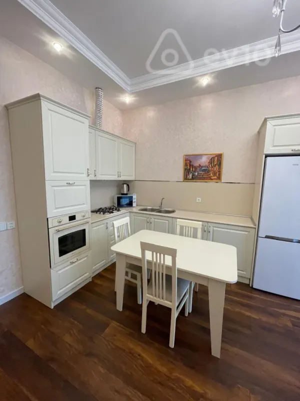 Kirayə verilir 2 otaqlı yeni tikili 80 m²