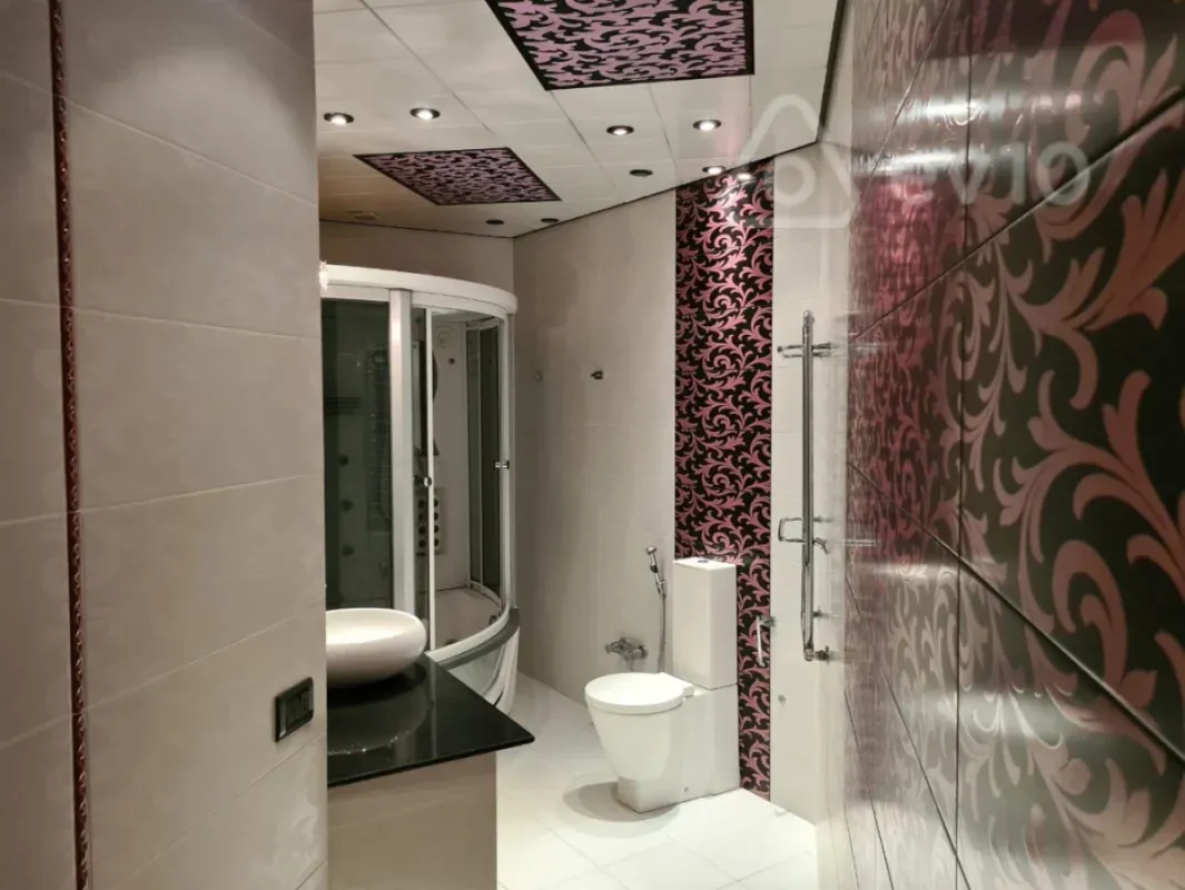 Kirayə verilir 3 otaqlı yeni tikili 180 m²