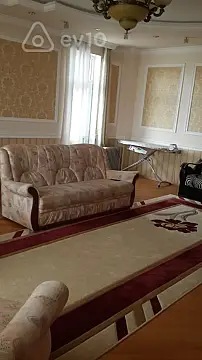 Kirayə verilir 3 otaqlı yeni tikili 135 m²