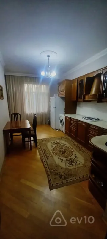 Kirayə verilir 3 otaqlı yeni tikili 135 m²