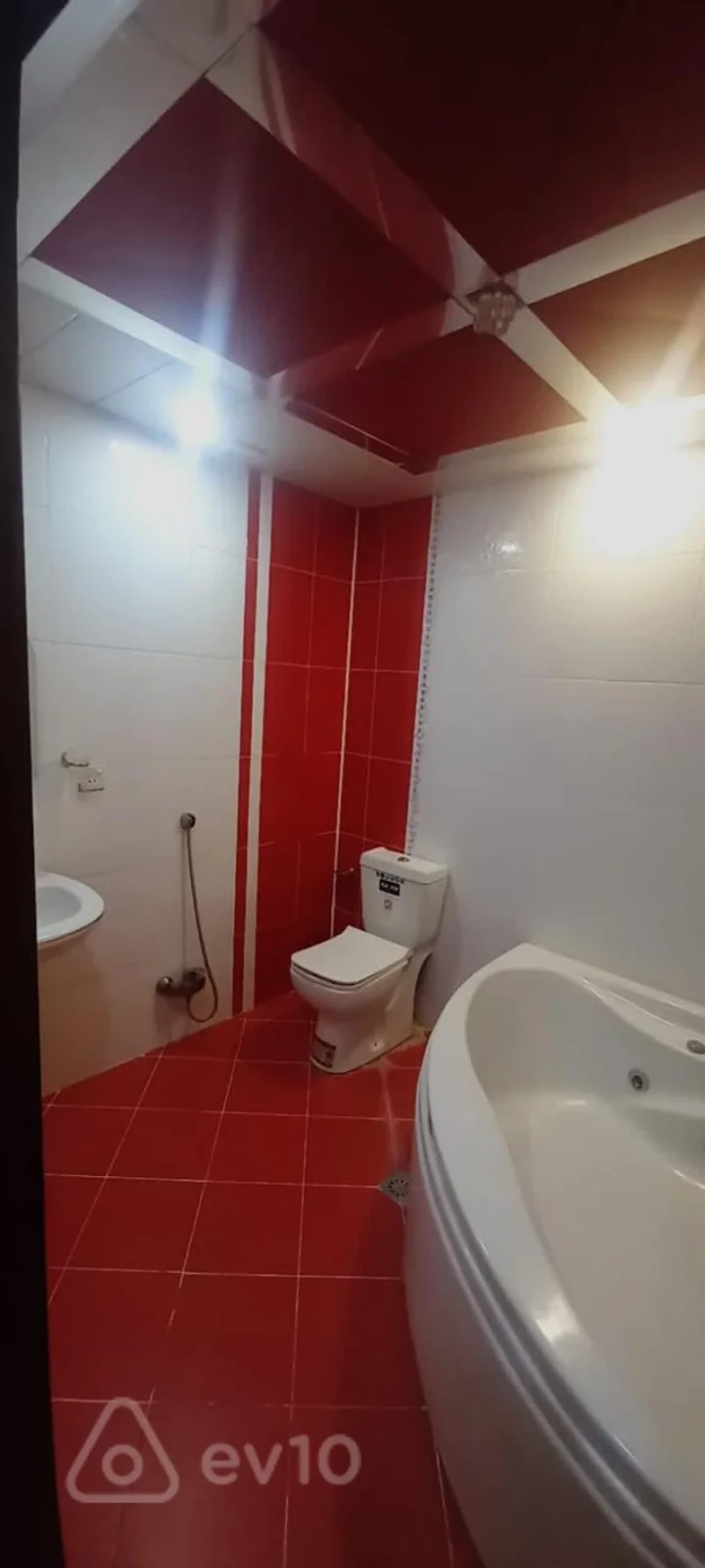 Kirayə verilir 3 otaqlı yeni tikili 135 m²