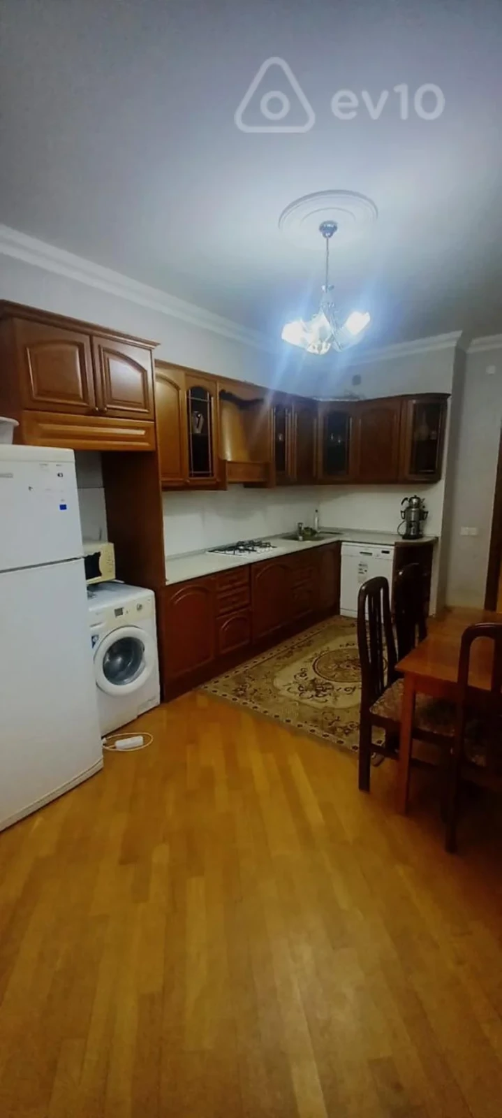 Kirayə verilir 3 otaqlı yeni tikili 135 m²