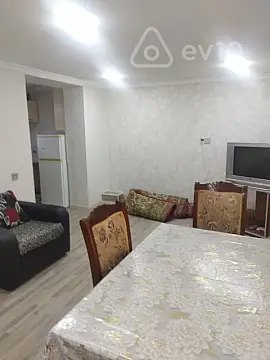Kirayə verilir 2 otaqlı köhnə tikili 60 m²