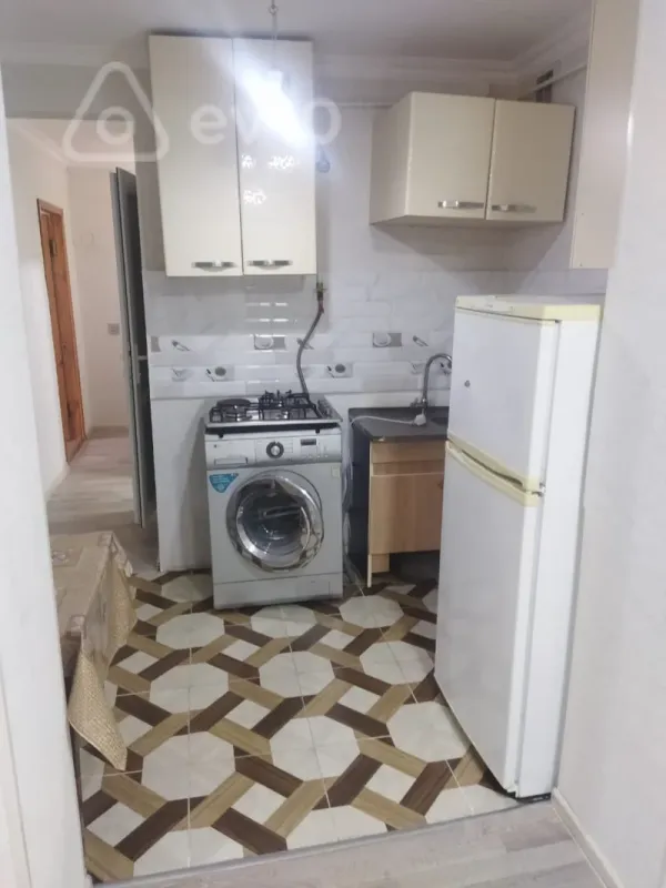 Kirayə verilir 2 otaqlı köhnə tikili 60 m²