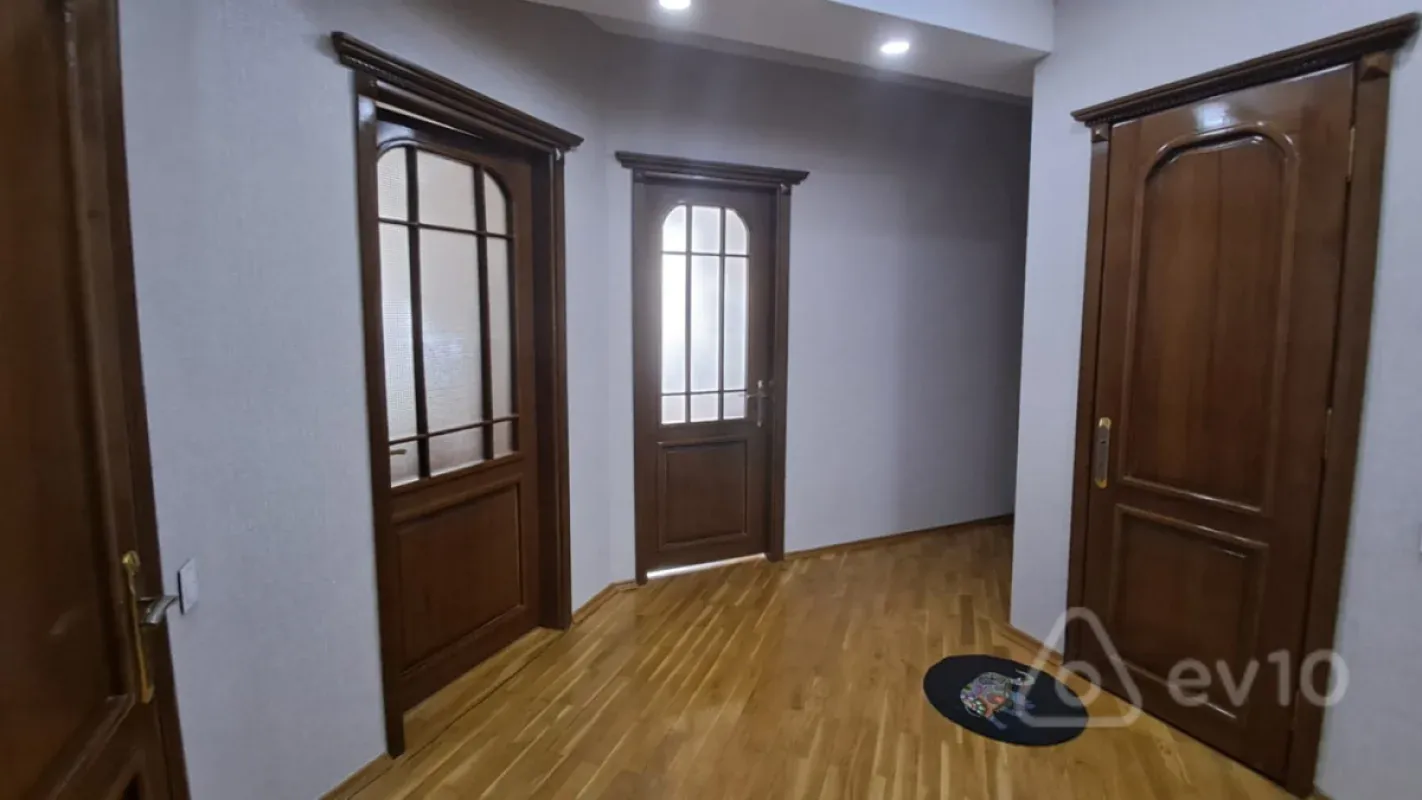 Kirayə verilir 2 otaqlı yeni tikili 82 m²