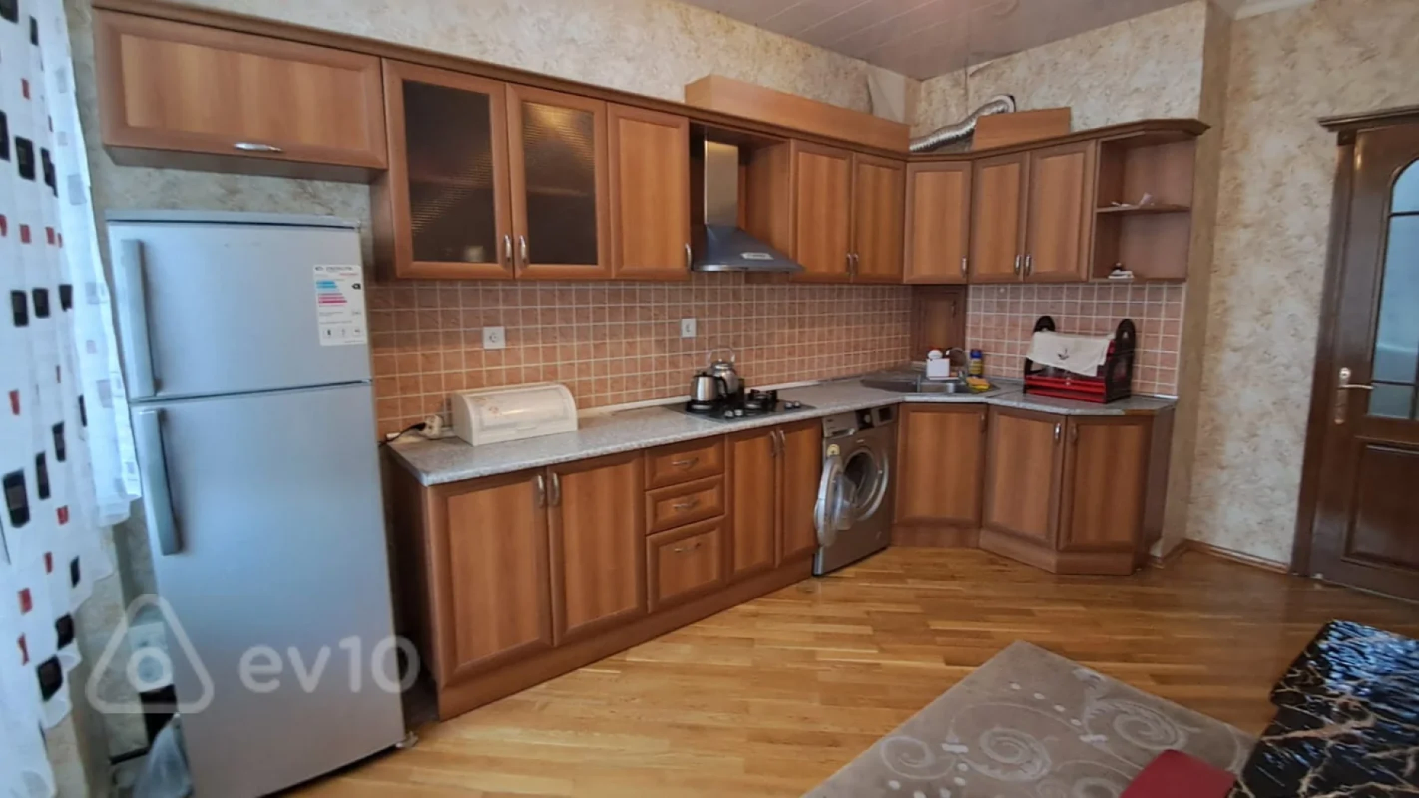 Kirayə verilir 2 otaqlı yeni tikili 82 m²