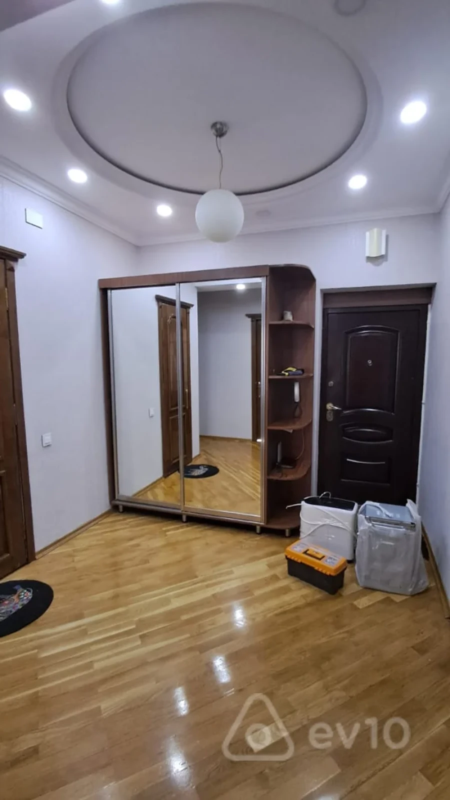 Kirayə verilir 2 otaqlı yeni tikili 82 m²