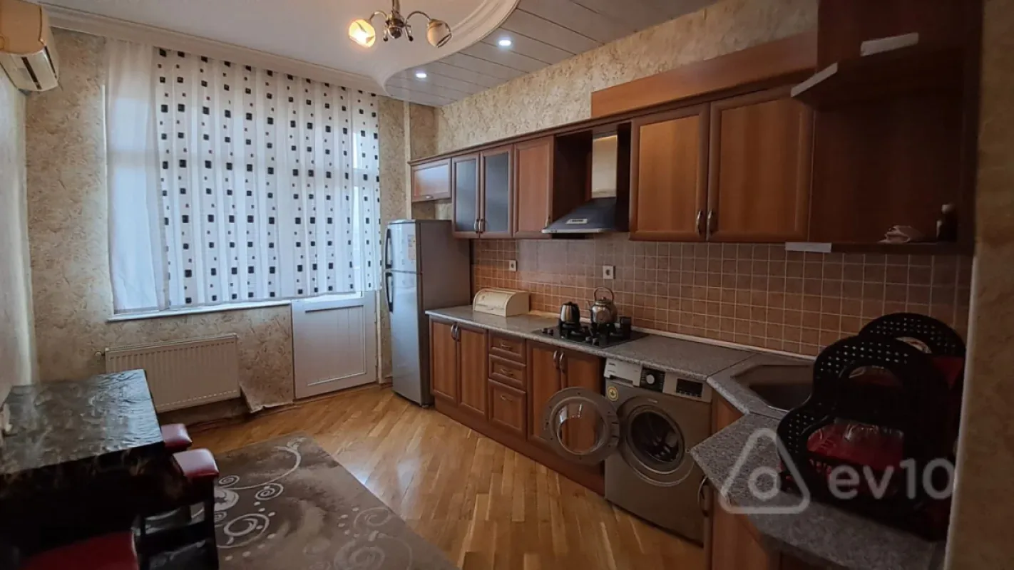 Kirayə verilir 2 otaqlı yeni tikili 82 m²