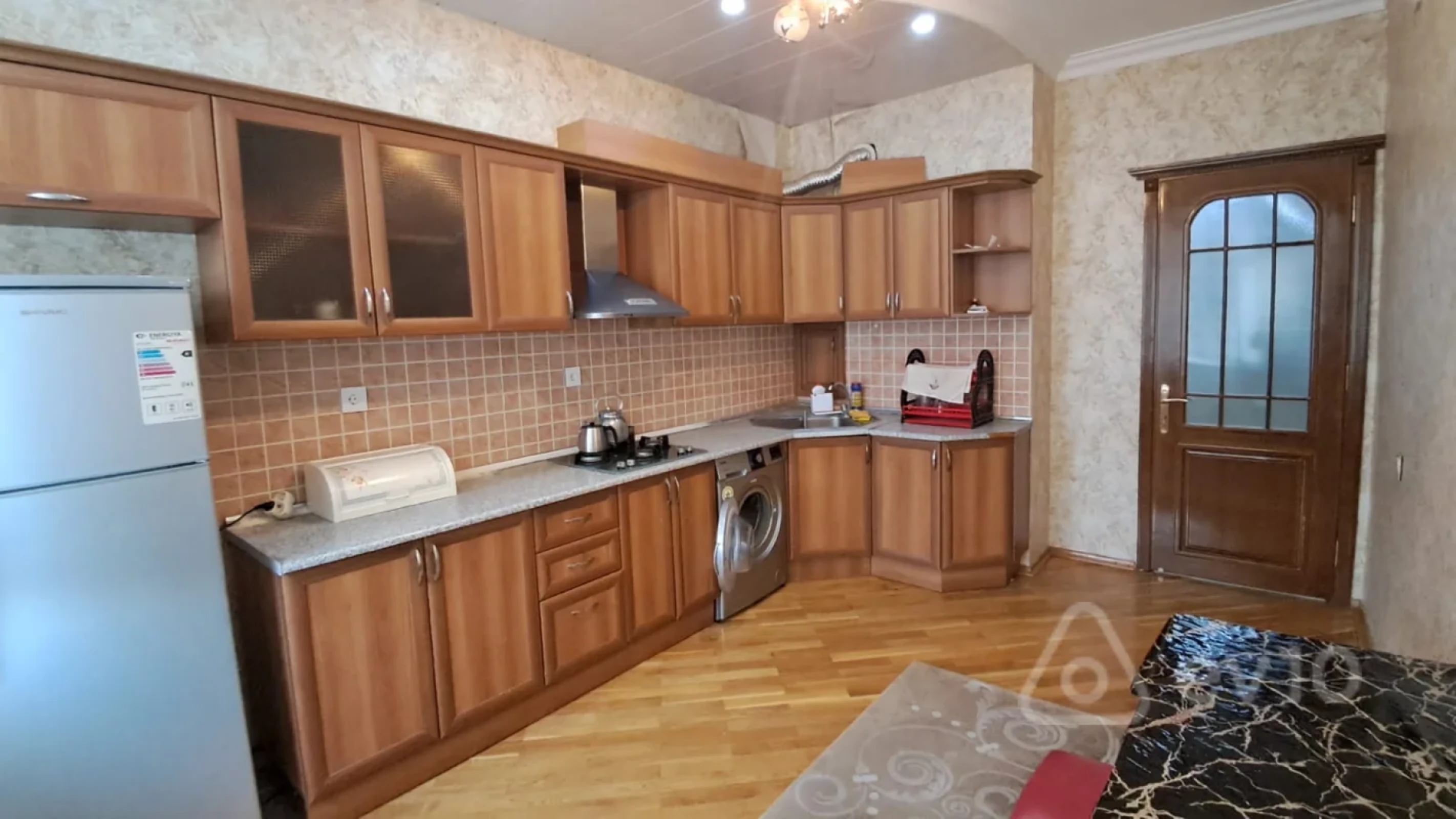 Kirayə verilir 2 otaqlı yeni tikili 82 m²