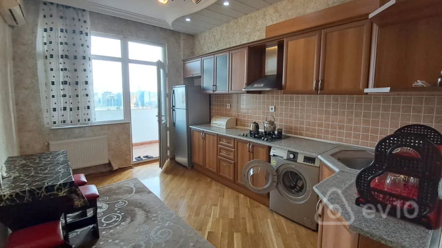 Kirayə verilir 2 otaqlı yeni tikili 82 m²