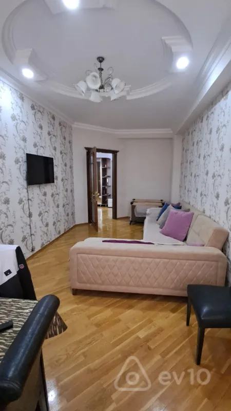 Kirayə verilir 2 otaqlı yeni tikili 82 m²