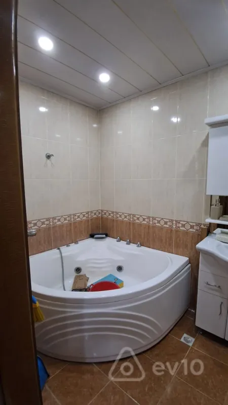 Kirayə verilir 2 otaqlı yeni tikili 82 m²