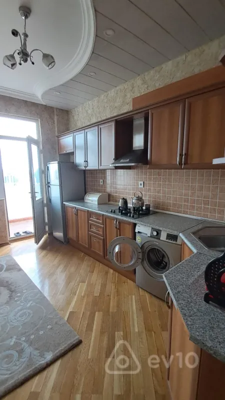 Kirayə verilir 2 otaqlı yeni tikili 82 m²