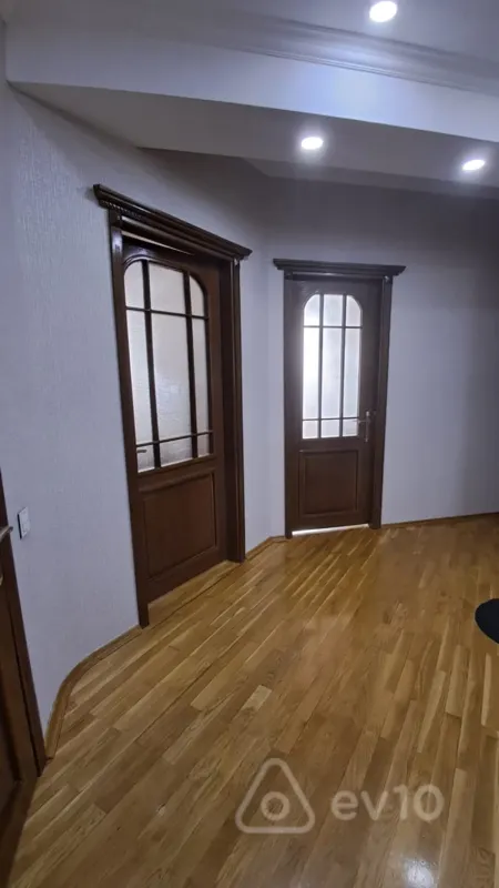 Kirayə verilir 2 otaqlı yeni tikili 82 m²