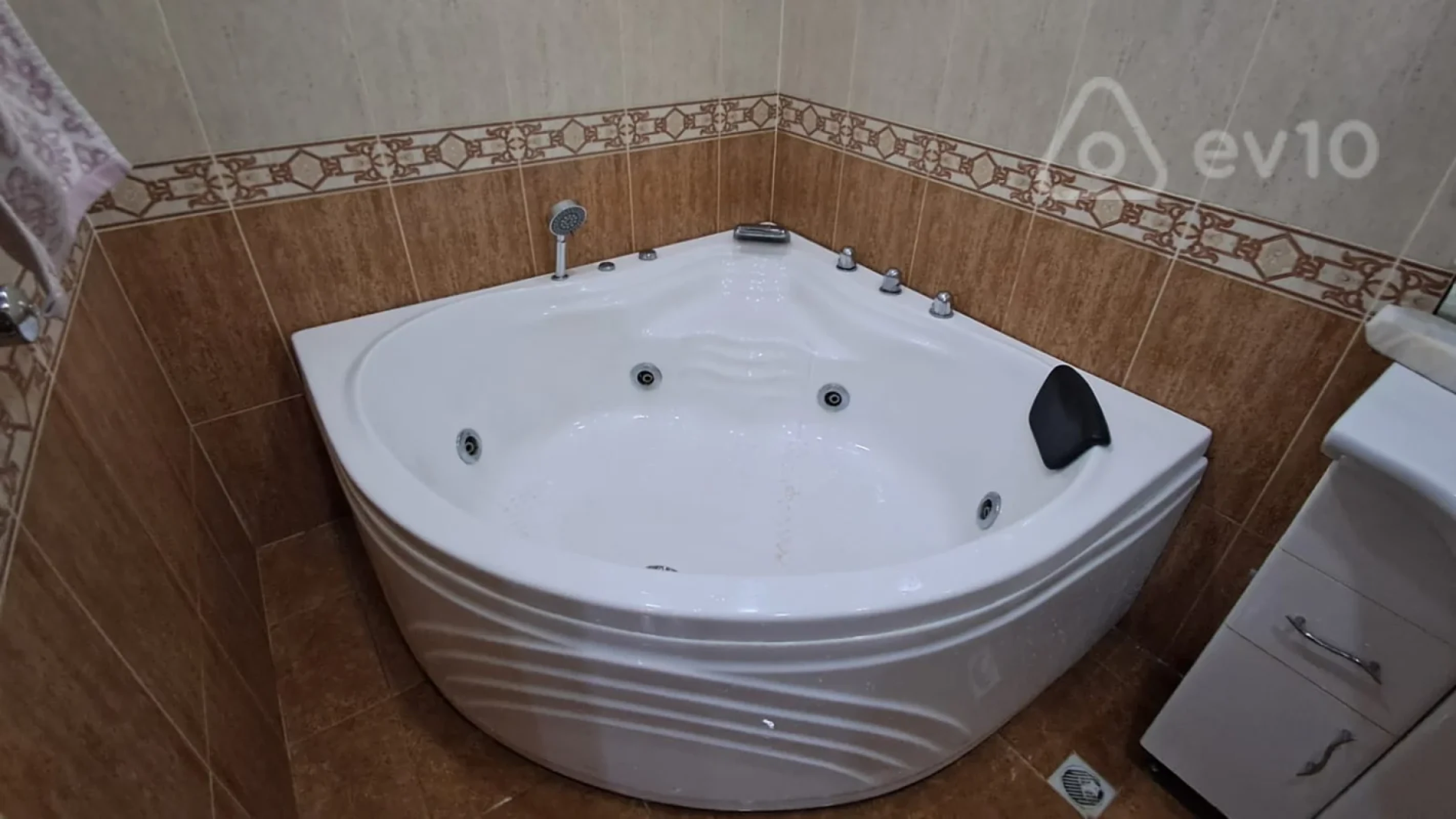 Kirayə verilir 2 otaqlı yeni tikili 82 m²