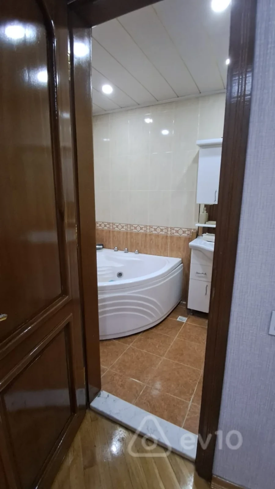 Kirayə verilir 2 otaqlı yeni tikili 82 m²