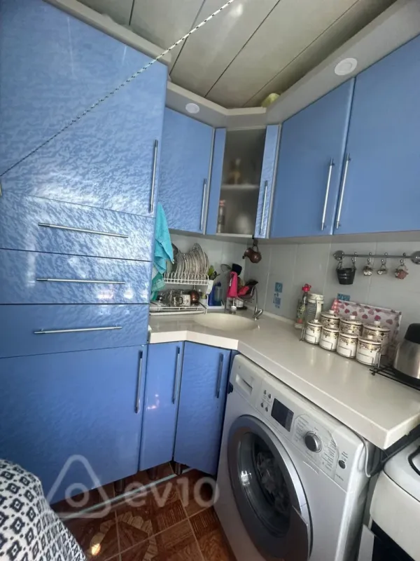 Kirayə verilir 2 otaqlı köhnə tikili 65 m²