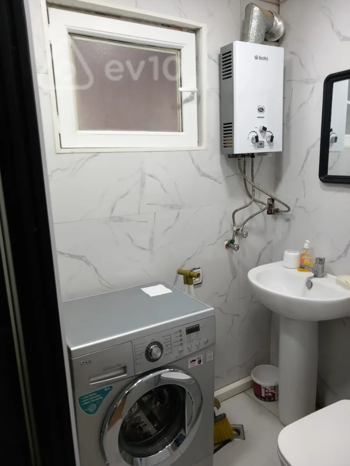 Kirayə verilir 2 otaqlı köhnə tikili 40 m²