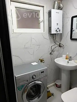 Kirayə verilir 2 otaqlı köhnə tikili 40 m²