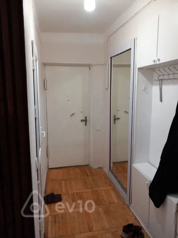 Kirayə verilir 2 otaqlı köhnə tikili 40 m²